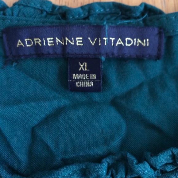 blouse - Picture 2 of 3